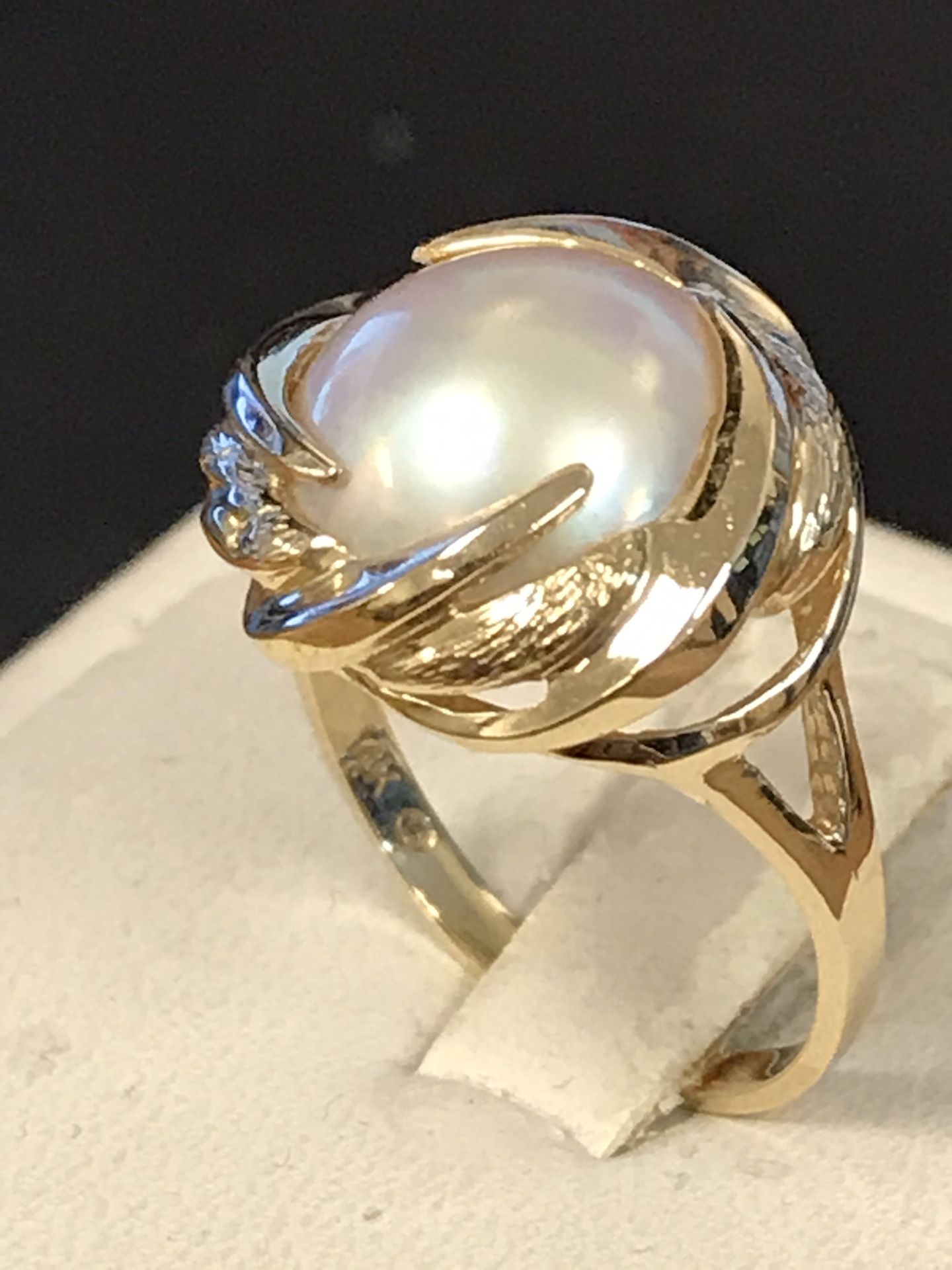 Mother pearl gold ring