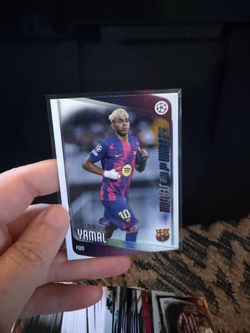 SPORTS CARD LOT INCLUDING LAMINE