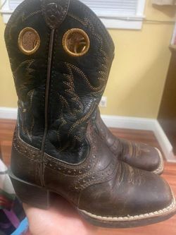 Ariat boots size 9 KIDS