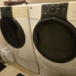 Kenmore Washer and dryer with pedestals