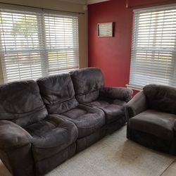 Comfy Recliner + 1 Armchair + 2 Carpets 