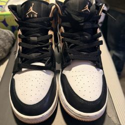 Air Jordan’s Low Top 5.5 Y Big Kids 