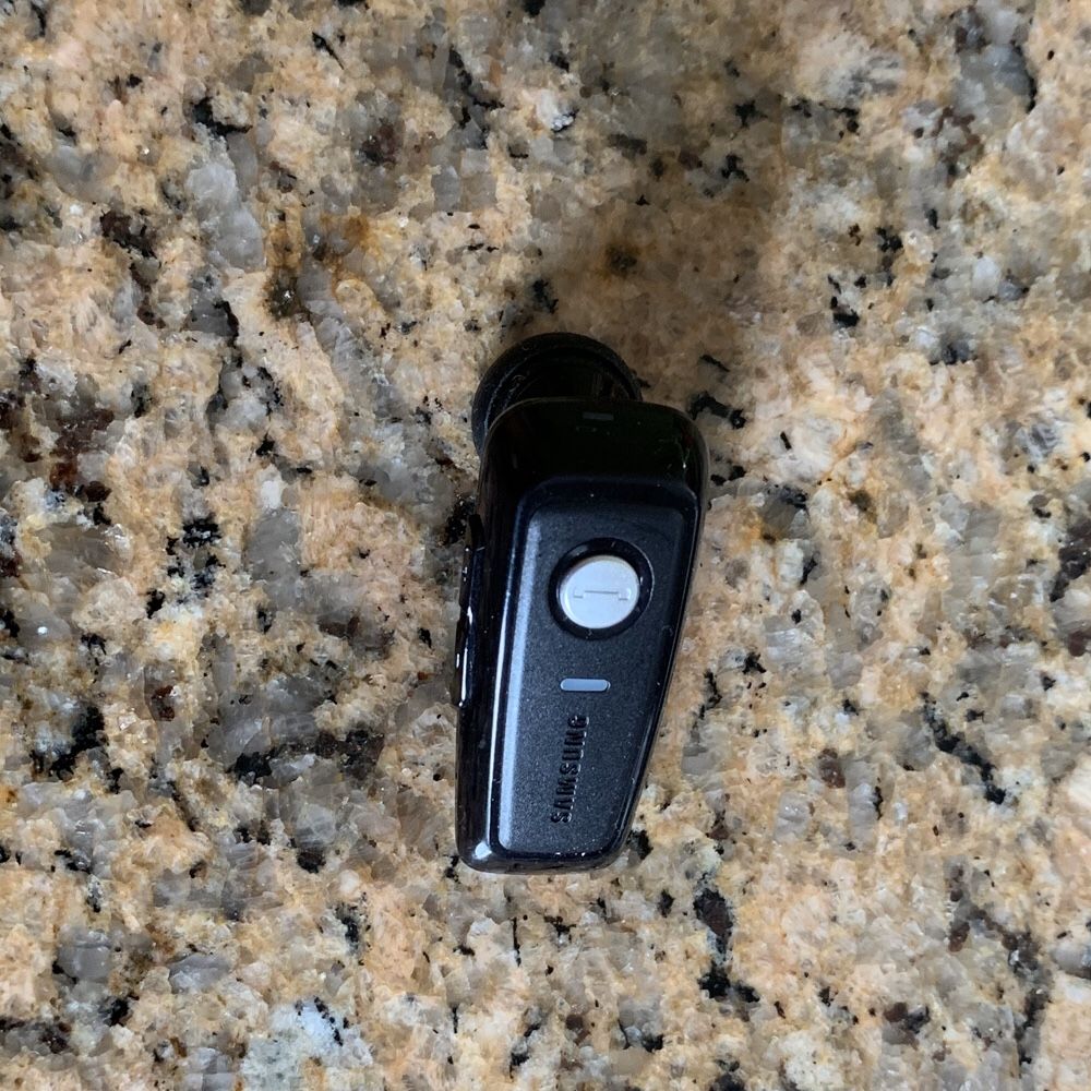 Nearly New Samsung WEP250 Bluetooth Headset Blackt Pick up at East Bay Richmond or SF for Sale in Richmond CA OfferUp