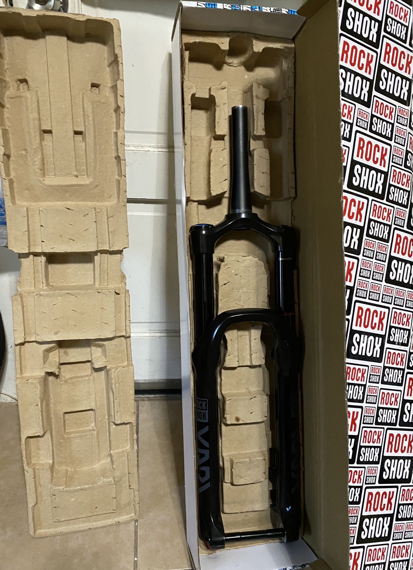 ROCKSHOX YARI 27.5 170mm Boost