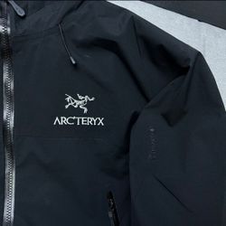 Arc’teryx Shell Zip Up - Large 