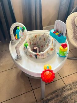 Activity center/bouncer