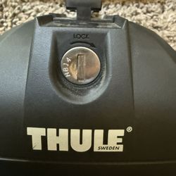 Thule Evo Roof Rack 53”  With Podium Feet