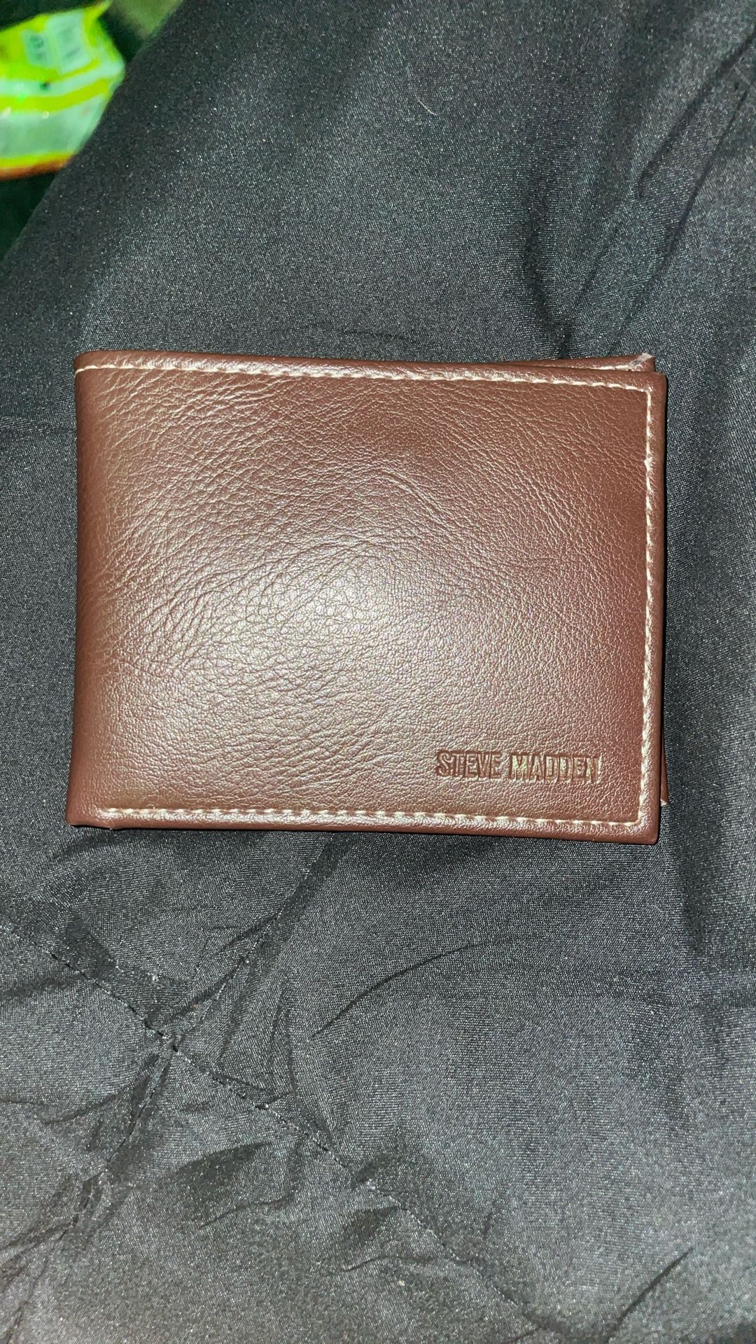 Steve Madden Men’s Slim Leather Wallet
