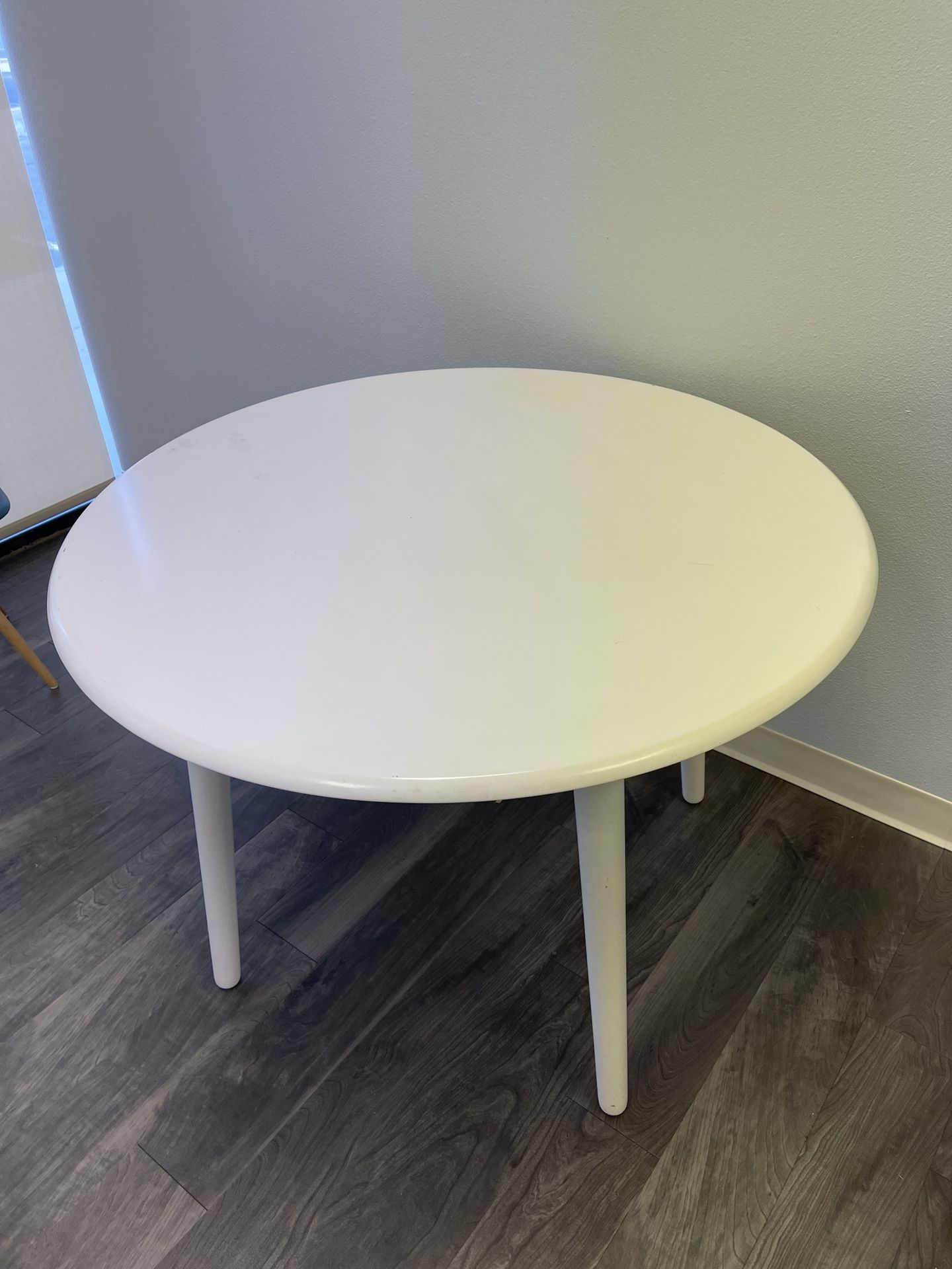 White Round Table - IKEA