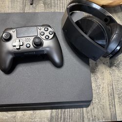 PlayStation 4 With Scuff Vantage 2 controller And Wireless Headphones