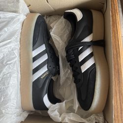 Women’s Adidas Size 9
