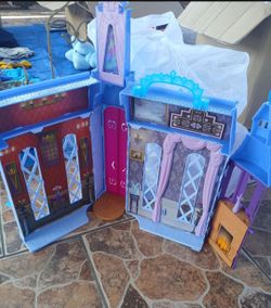 Frozen arendelle dollhouse castle Disney