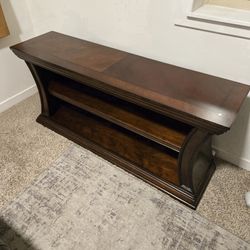 Entertainment center