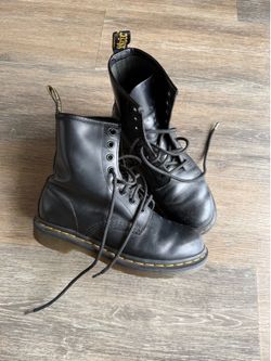 Classic Dr Marten Boots