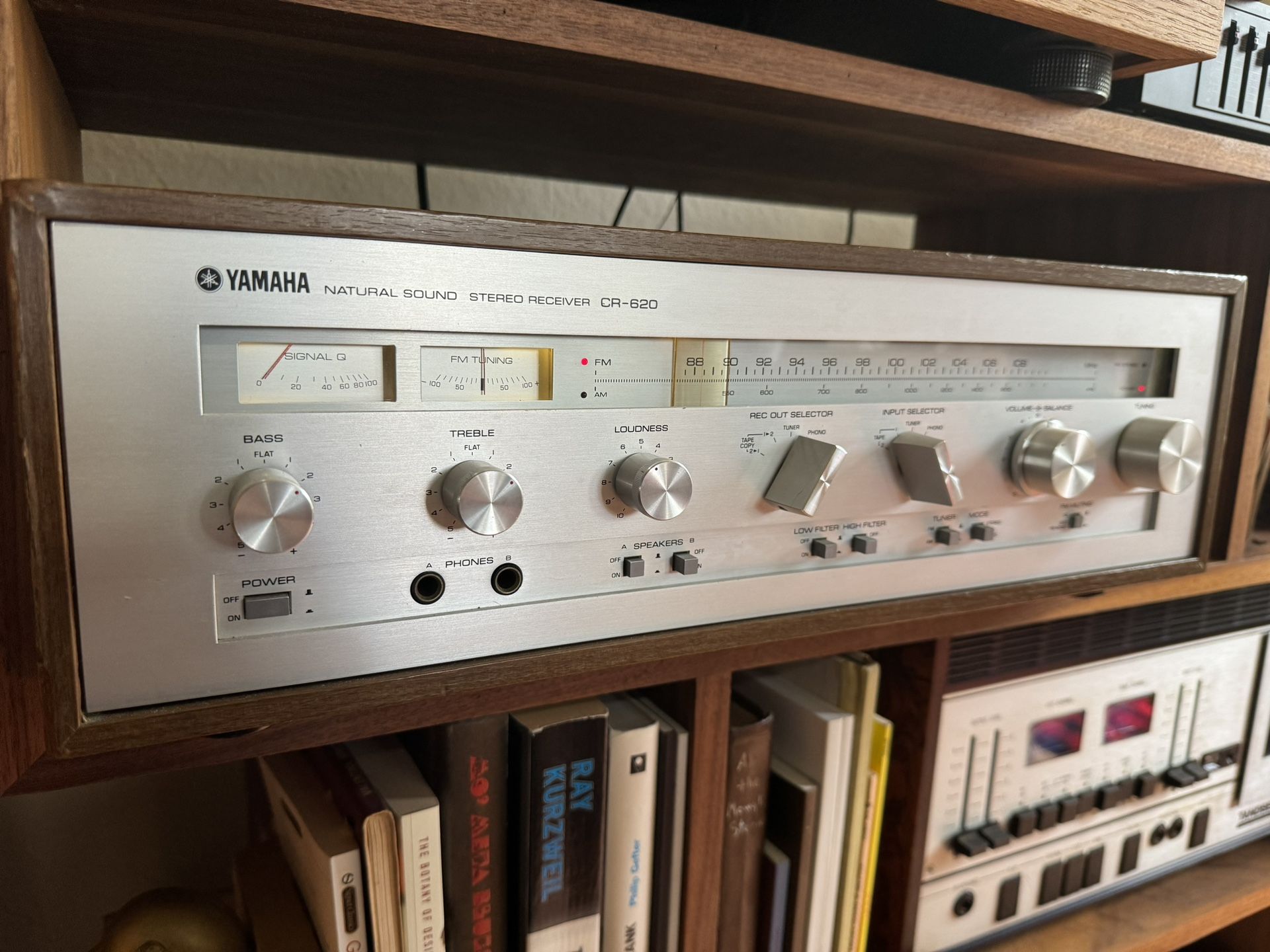 Yamaha CR-620 AM/FM stereo receiver