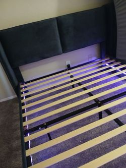 Queen size "floating" bed