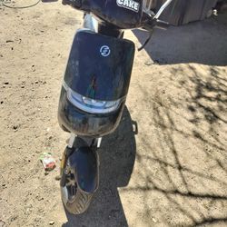 Swift Maxx Electric Scooter 