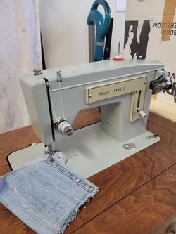 Vintage Kenmore Sewing Machine 1970s