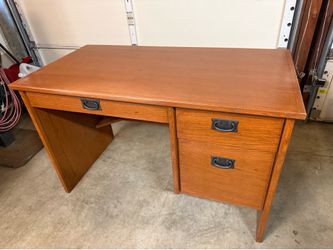 Oak Desk with 3 drawers in excellent condition 48”x 25” made in the USA