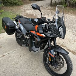 23 KTM 890 Adventure S With Lots Of Extra Parts yeah