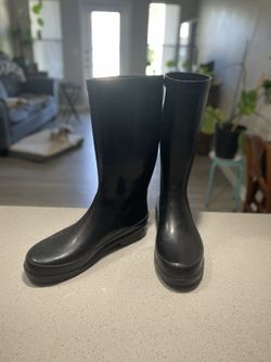 Black Rain Boots – Great Condition!