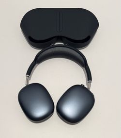 The New Apple AirPods Max 2 - Midnight 2026 Brand New