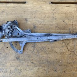 2007,2008,2009,2010,2011 Toyota Camry Front Passenger Side Window Regulator 