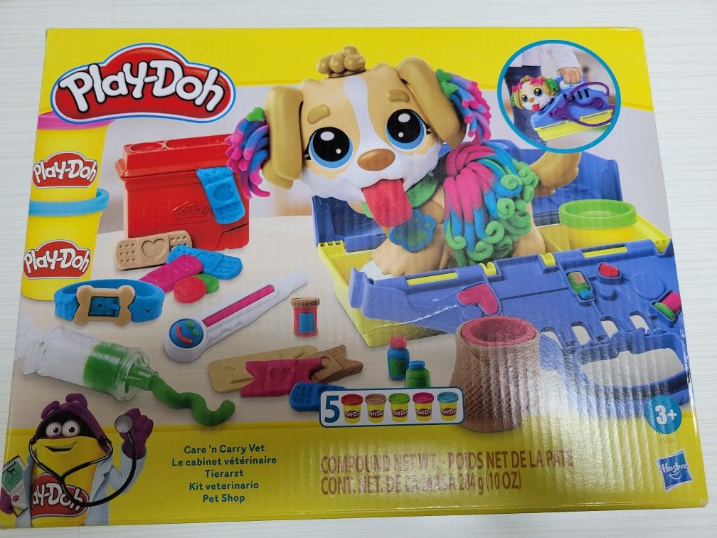 Play-Doh 'Care n Carry Vet' Playset