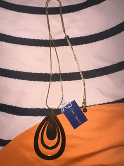 Womwn Gold necklace