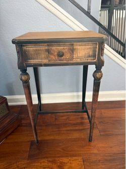 Vintage Accent Side Table / Plant Stand with Drawer