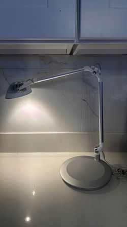 Desk lamp