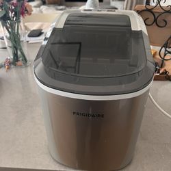 Frigidaire Ice Maker
