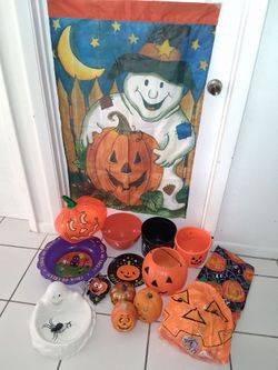 HUGE lot of 16 pieces of Halloween decor ALL for $10 FIRM