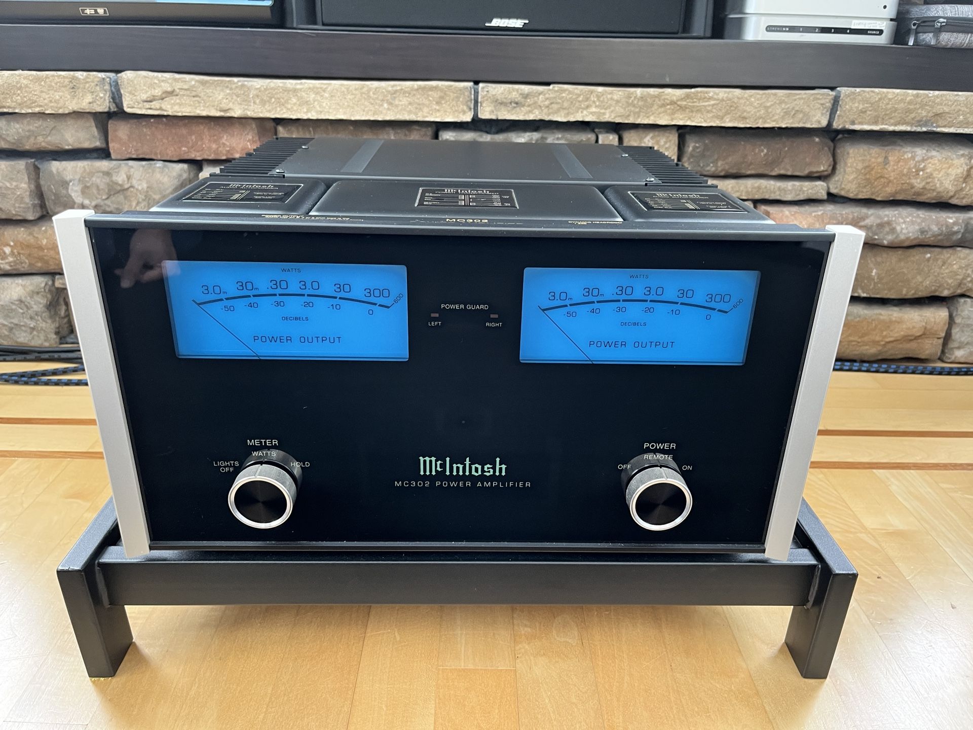 Mcintosh MC302 Power Amp