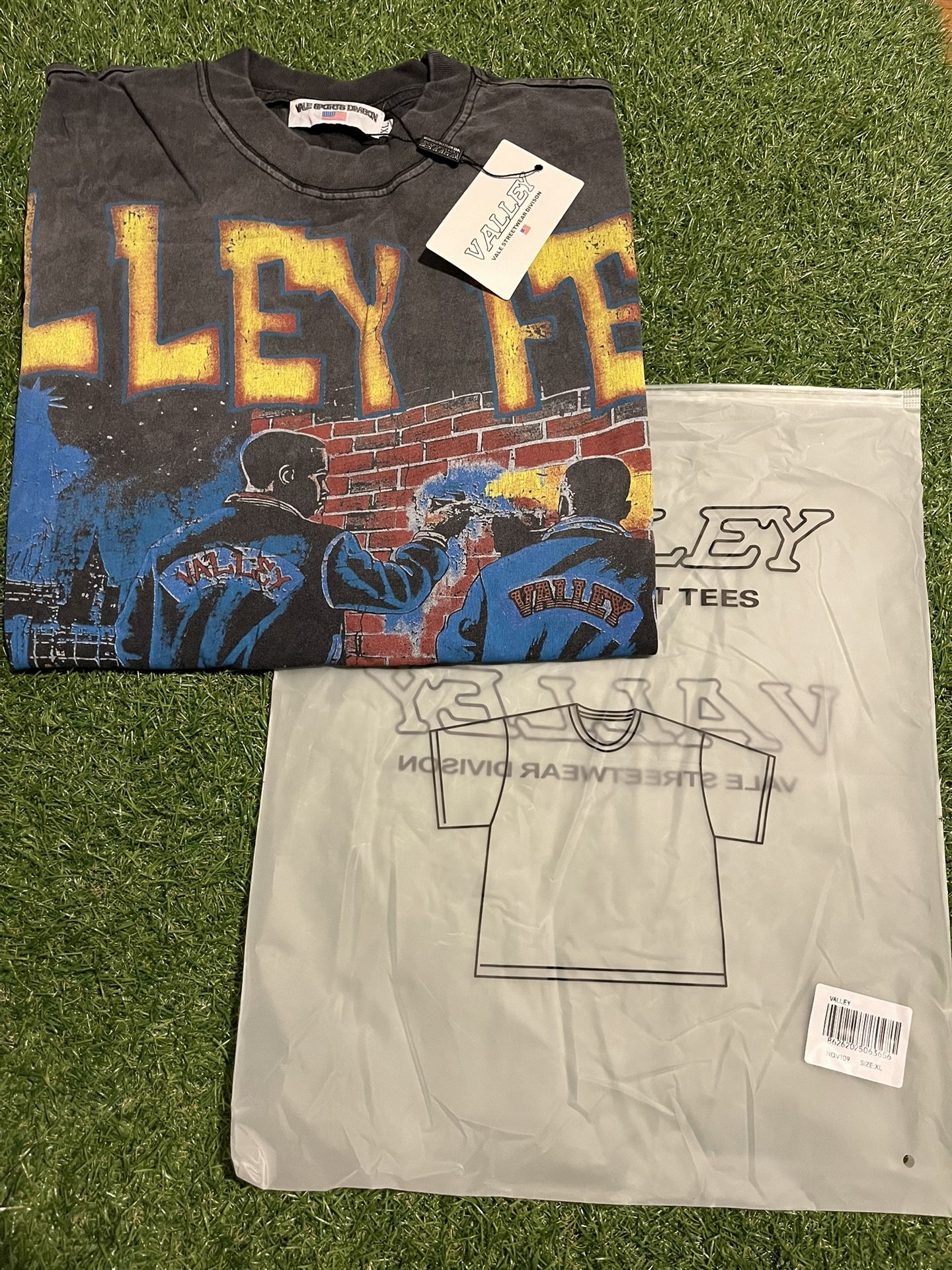 *BRAND NEW* VALE SPORTS DIVISION SHIRT “GRAFFITTI” XL