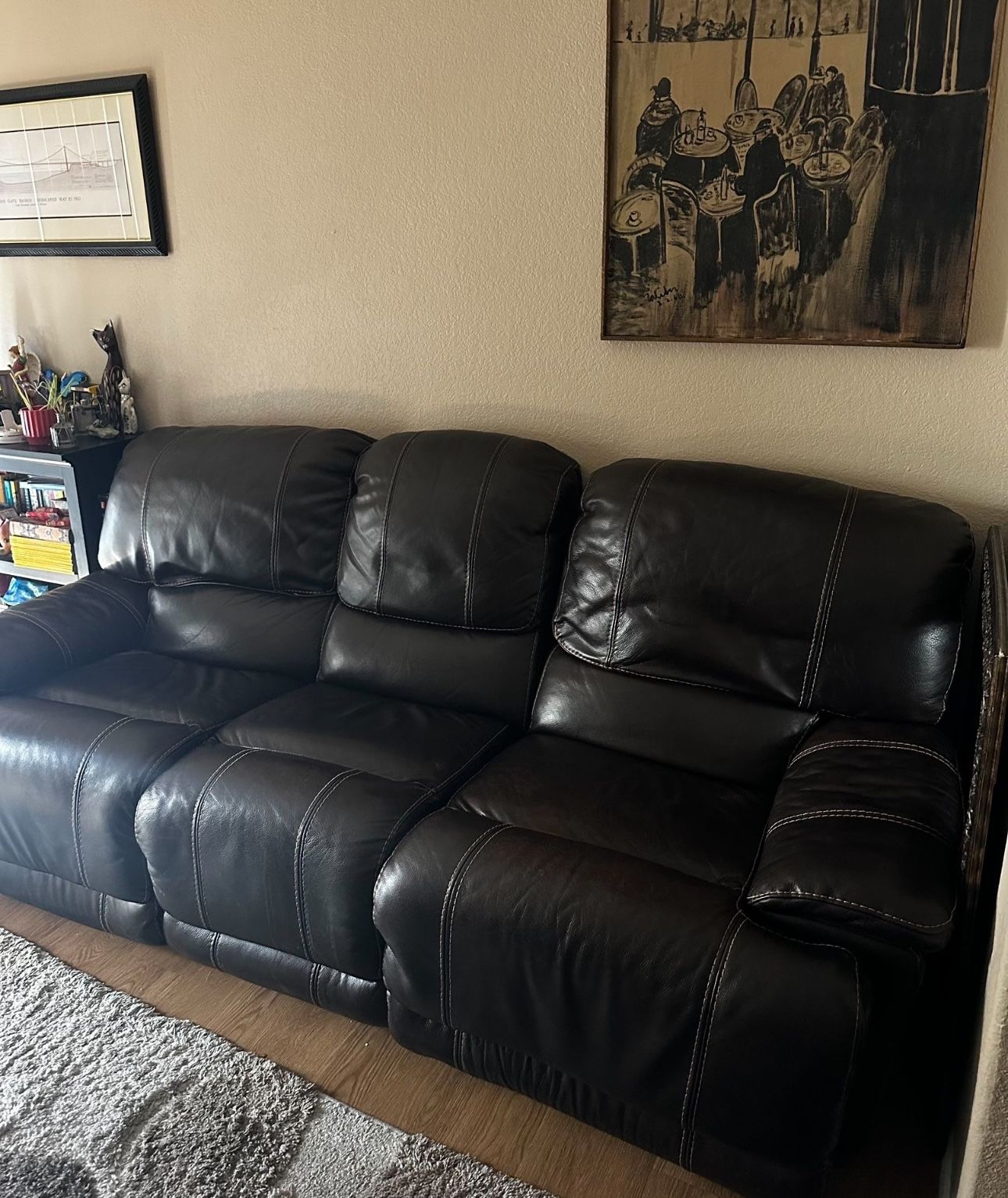 MANUAL RECLINING LEATHER COUCH