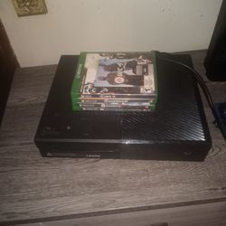 Xbox One Game Player With One Controller