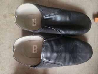 Jazz shoes size big kids 4