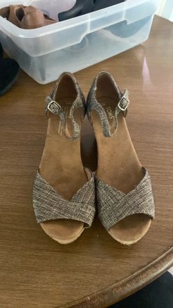 Women’s TOMS Shimmer Wedge Sandals - Size 7