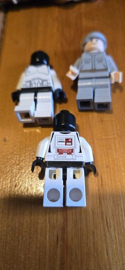3 Lego figures 