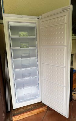 White Hamilton Beach Freezer