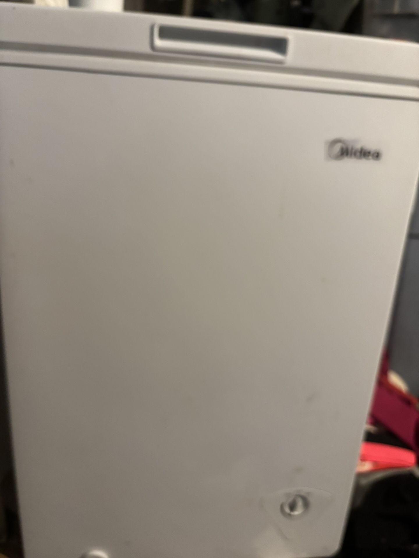 Midea MRC04M3AWW, White 3.5 cu. ft. Mini Freezer, Cubic Feet