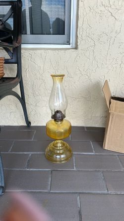 Set of 2 vintage oil lamp