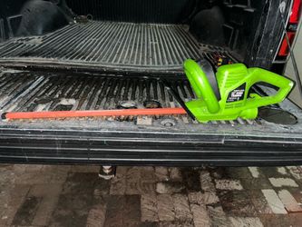 Portland Electric Plug-in 22” Hedge Trimmer