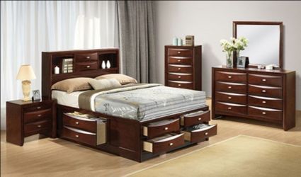Brand New Cherry 4pc Queen Bedroom Set (Available in Eastern King)