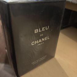 EAU DE  Parfum Bleu Chanel
