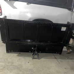 Tengo Un Tommy Lift Gate