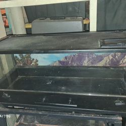 20.8 easy  clean terriumn for reptiles