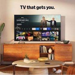 Hisense 55" Class 4K UHD LED Roku Smart TV (Pre-owned)