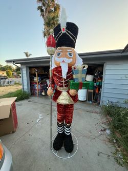 Member's Mark 8' Pre-Lit Pop-Up Twinkling Nutcracker